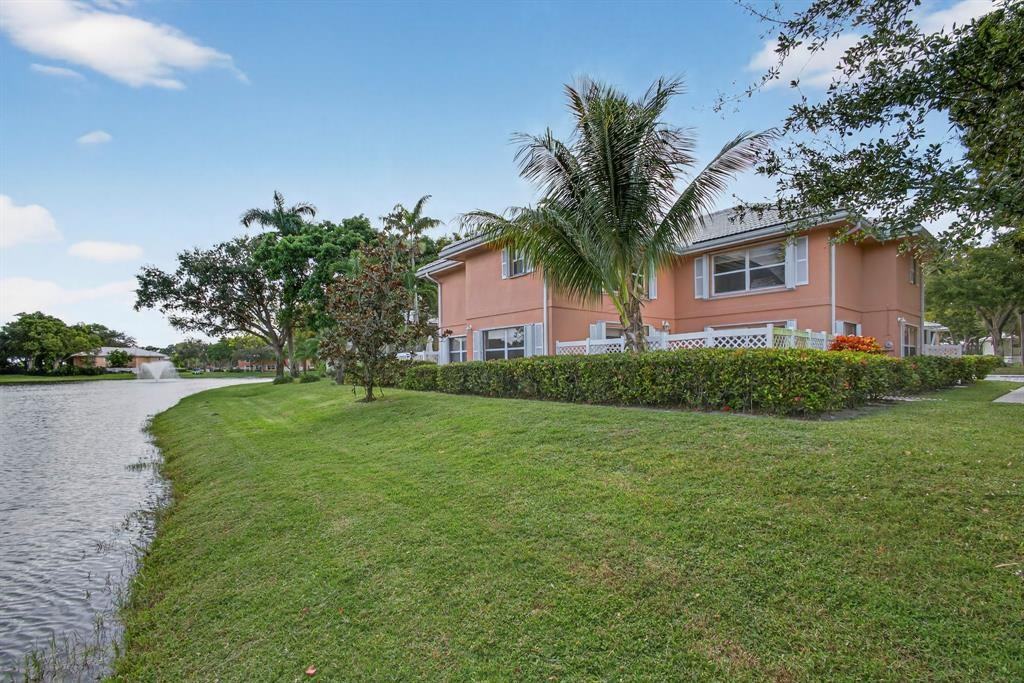 1946 Hartford Ct #1946 - Photo 3 of 43