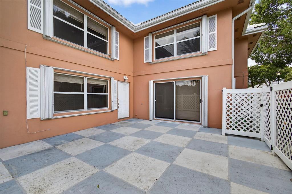 1946 Hartford Ct #1946 - Photo 7 of 43