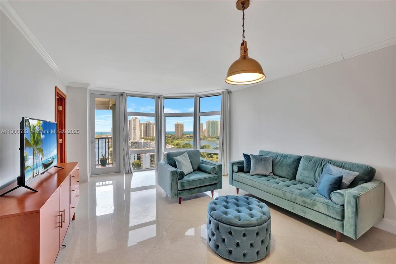 3375 North Country Club Drive