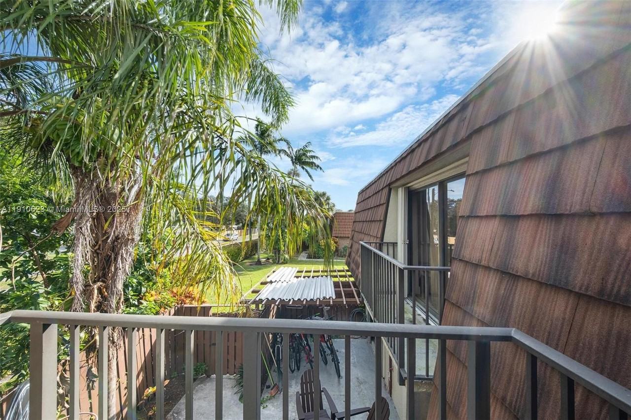 11913 Sw 11th Ct #11913 - Photo 2 of 35