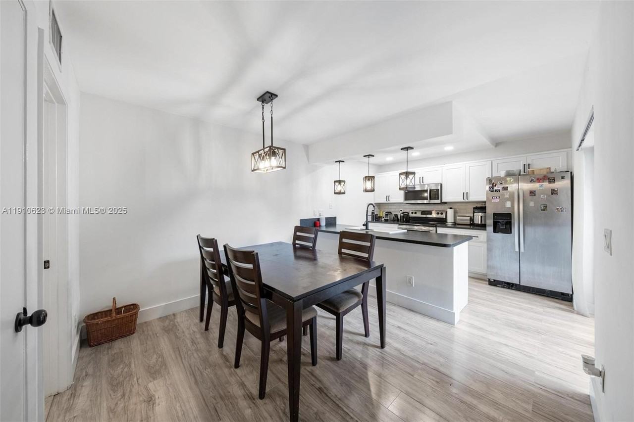 11913 Sw 11th Ct #11913 - Photo 3 of 35