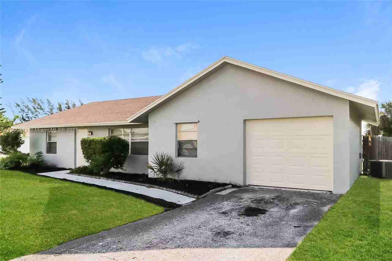 2152 Ne 1st Ct #2152 - Photo 7 of 15