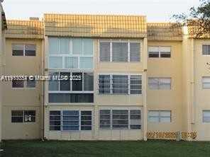 8400 Sunrise Lakes Blvd #8400-106 - Photo 3 of 18