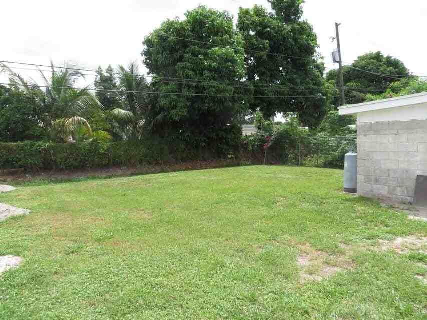 340 Fleming Ave #340A - Photo 4 of 23