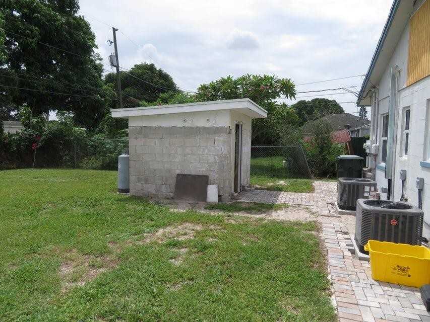 340 Fleming Ave #340A - Photo 6 of 23