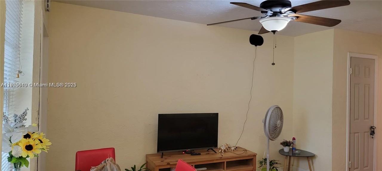 2441 Sw 27th Ave #2441-1 - Photo 5 of 8