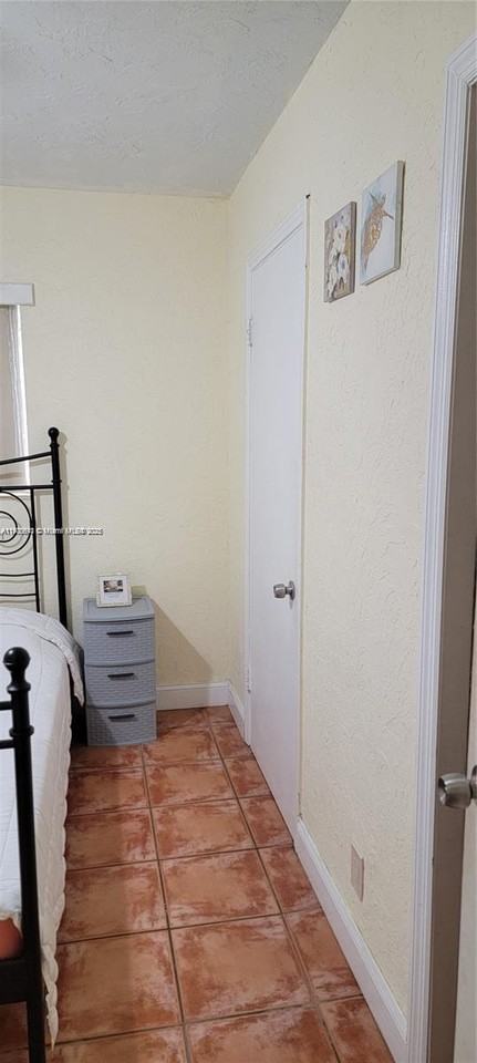 2441 Sw 27th Ave #2441-1 - Photo 7 of 8