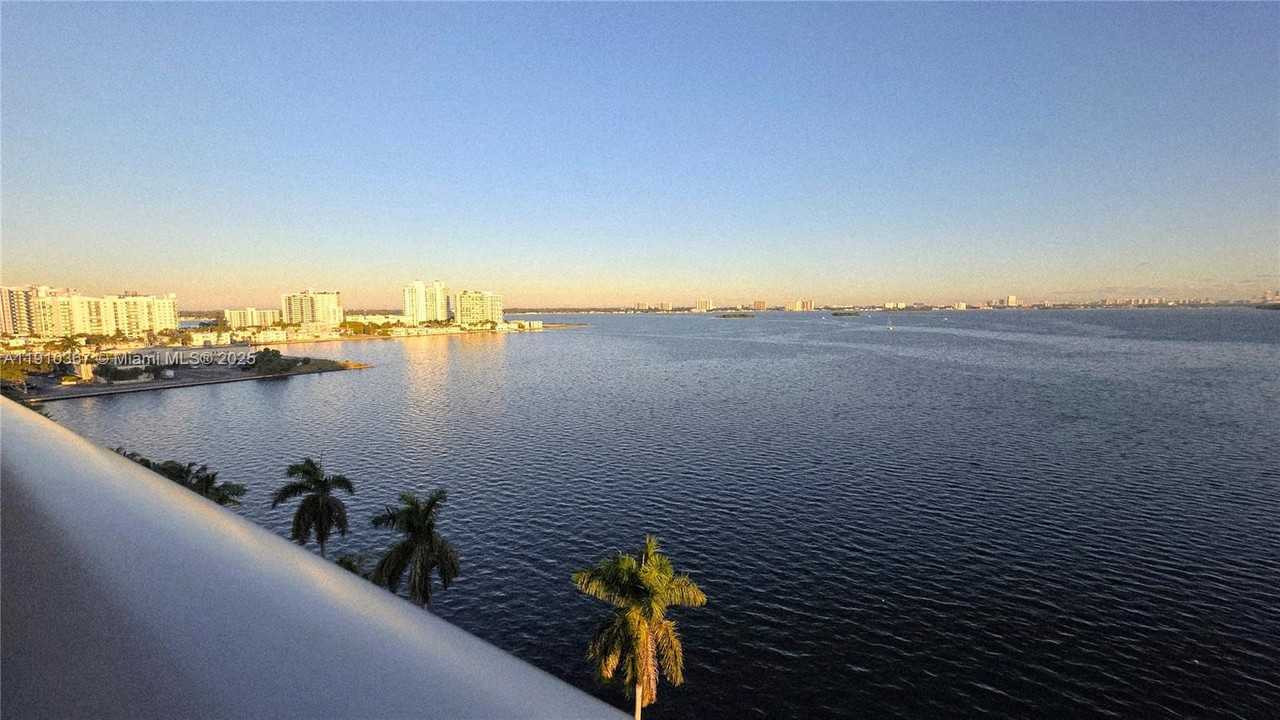 1625 1625 John F Kennedy Causeway #16251103B - Photo 4 of 50