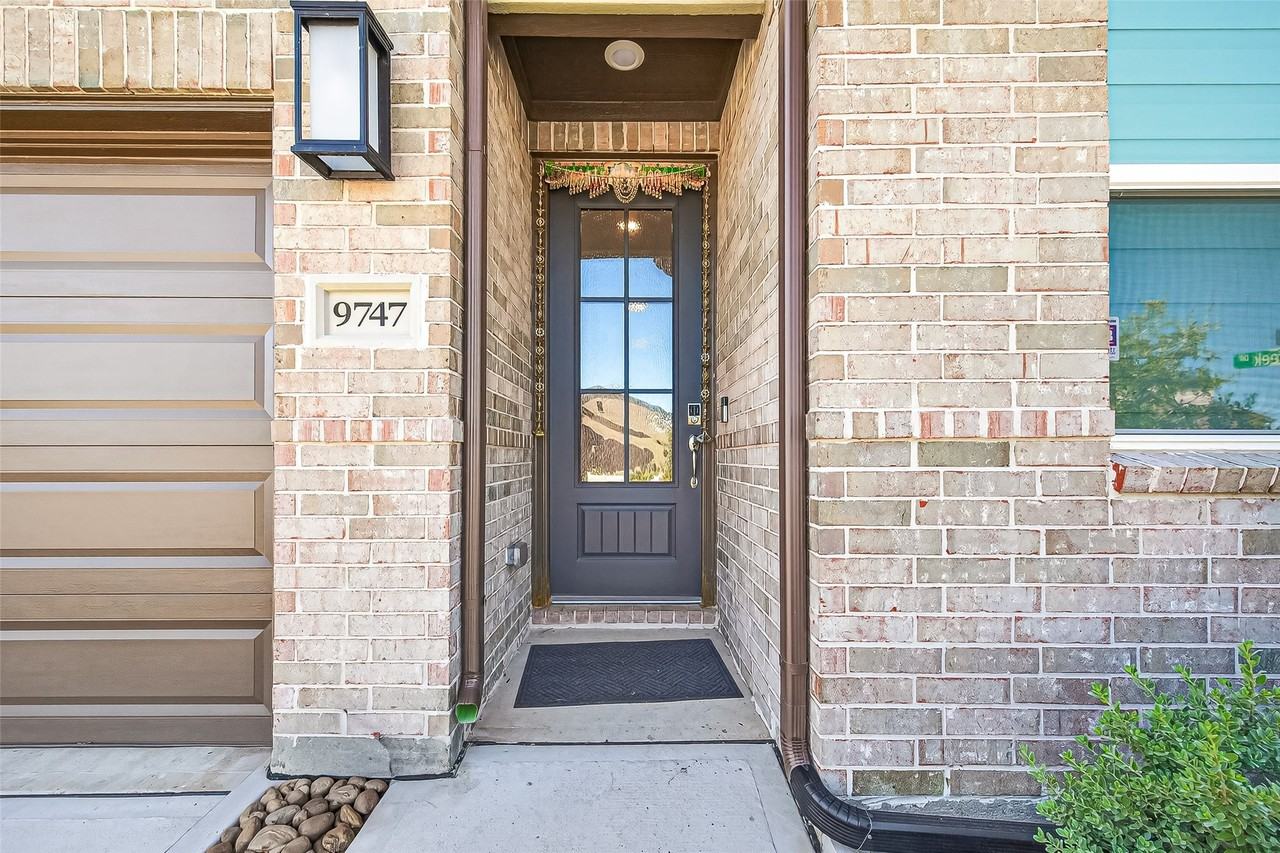 9747 Pettus Creek Dr #9747 - Photo 5 of 48