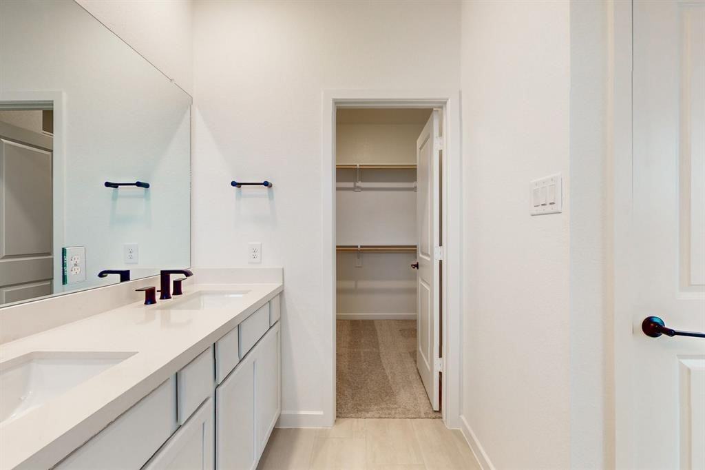 21815 Sunshine Cove Ln #21815 - Photo 5 of 38