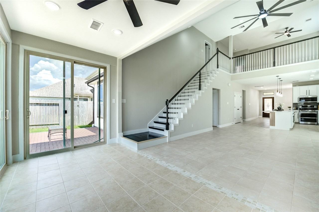 5435 Baronet Dr #5435 - Photo 6 of 40