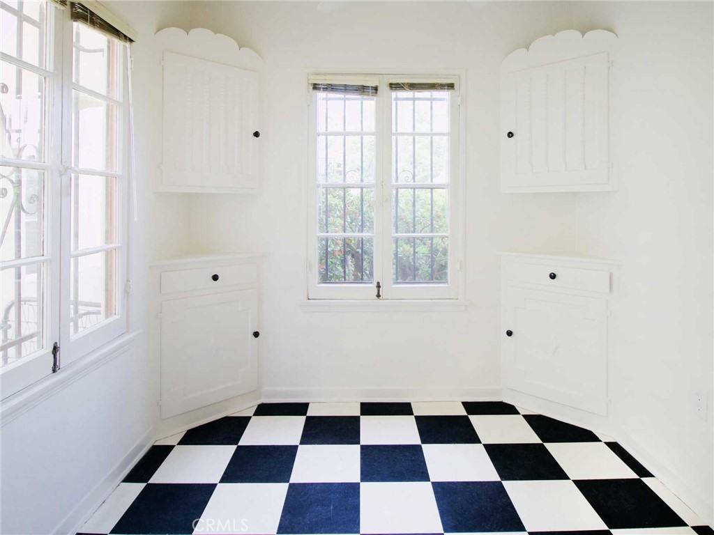 1055 South Crescent Heights Boulevard #1055 - Photo 2 of 27