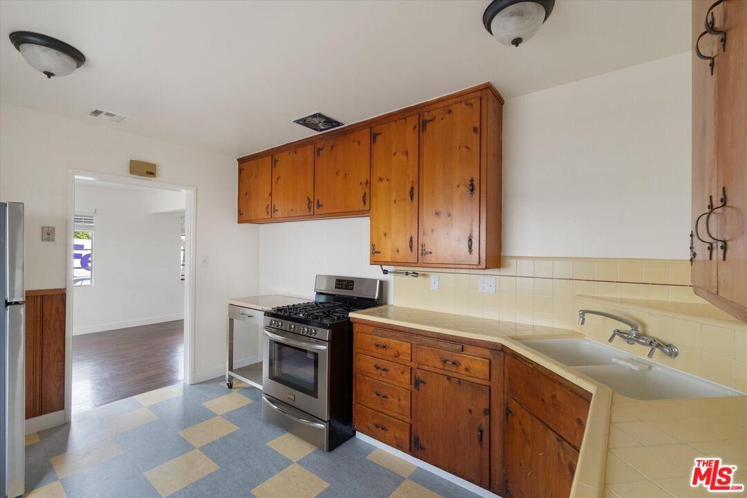 821 Laveta Terrace #821 - Photo 7 of 18