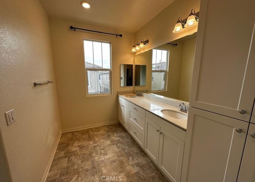 5567 Seville Dr #5567 - Photo 2 of 11