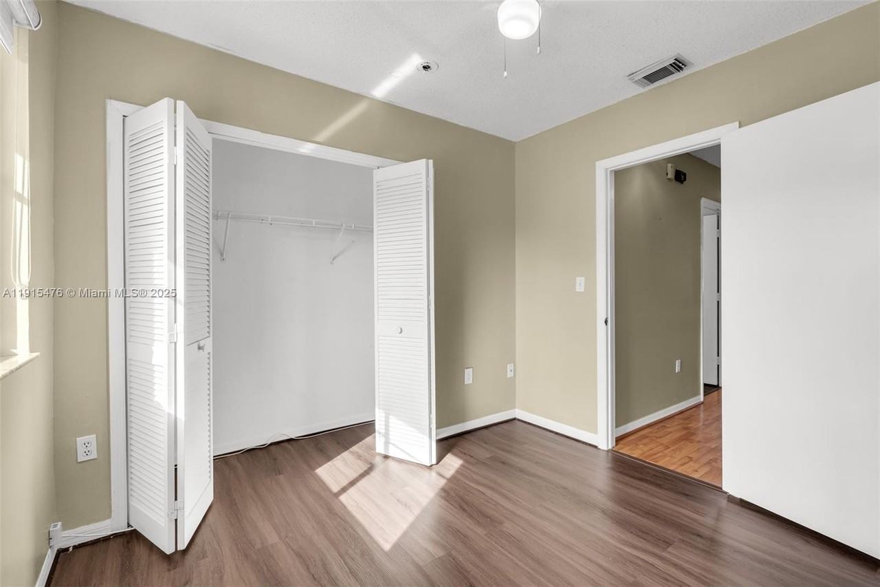 6263 Sw 139th Ave #6263 - Photo 3 of 38