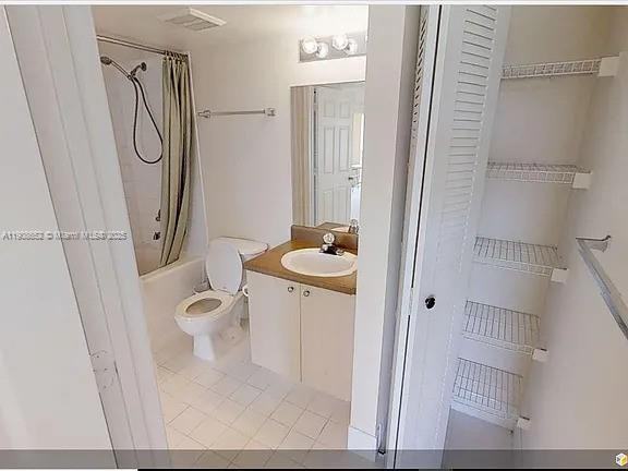 The Villages of Palm Beach Lakes #4190-204 - Photo 3 of 20