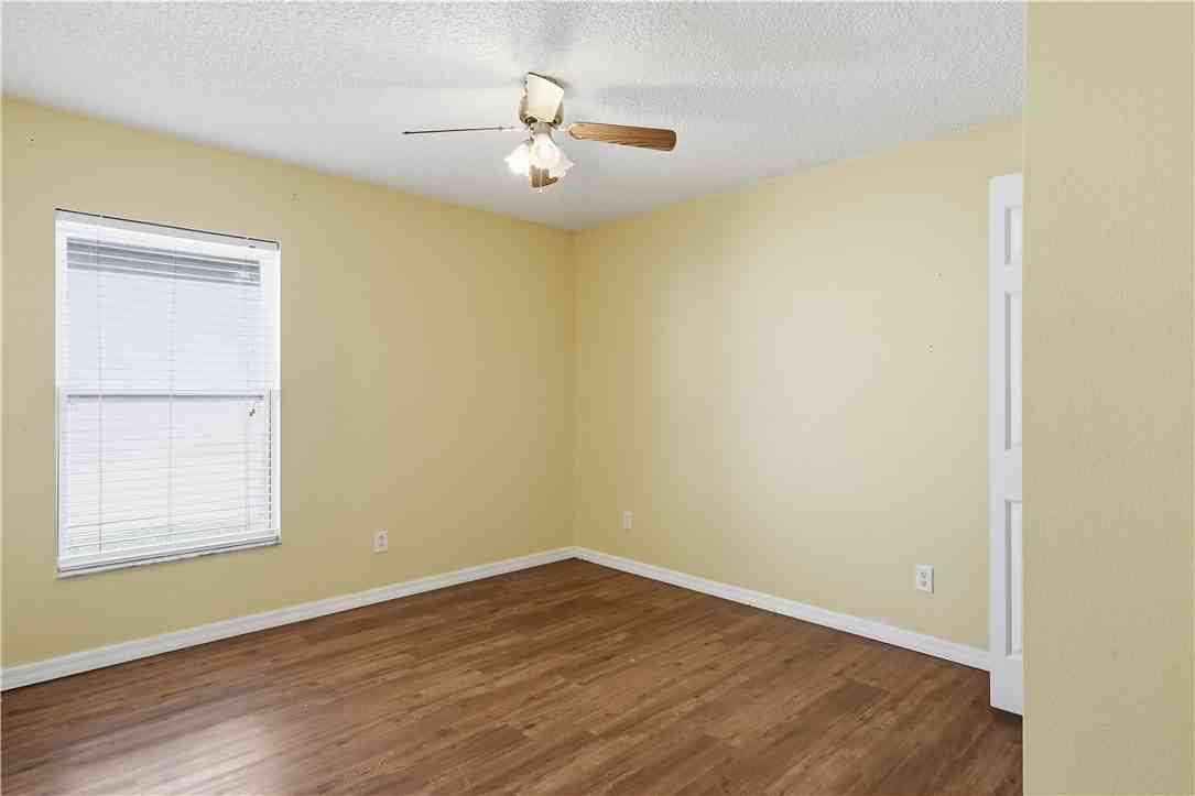 1129 West 13th Square #1129 - Photo 3 of 20