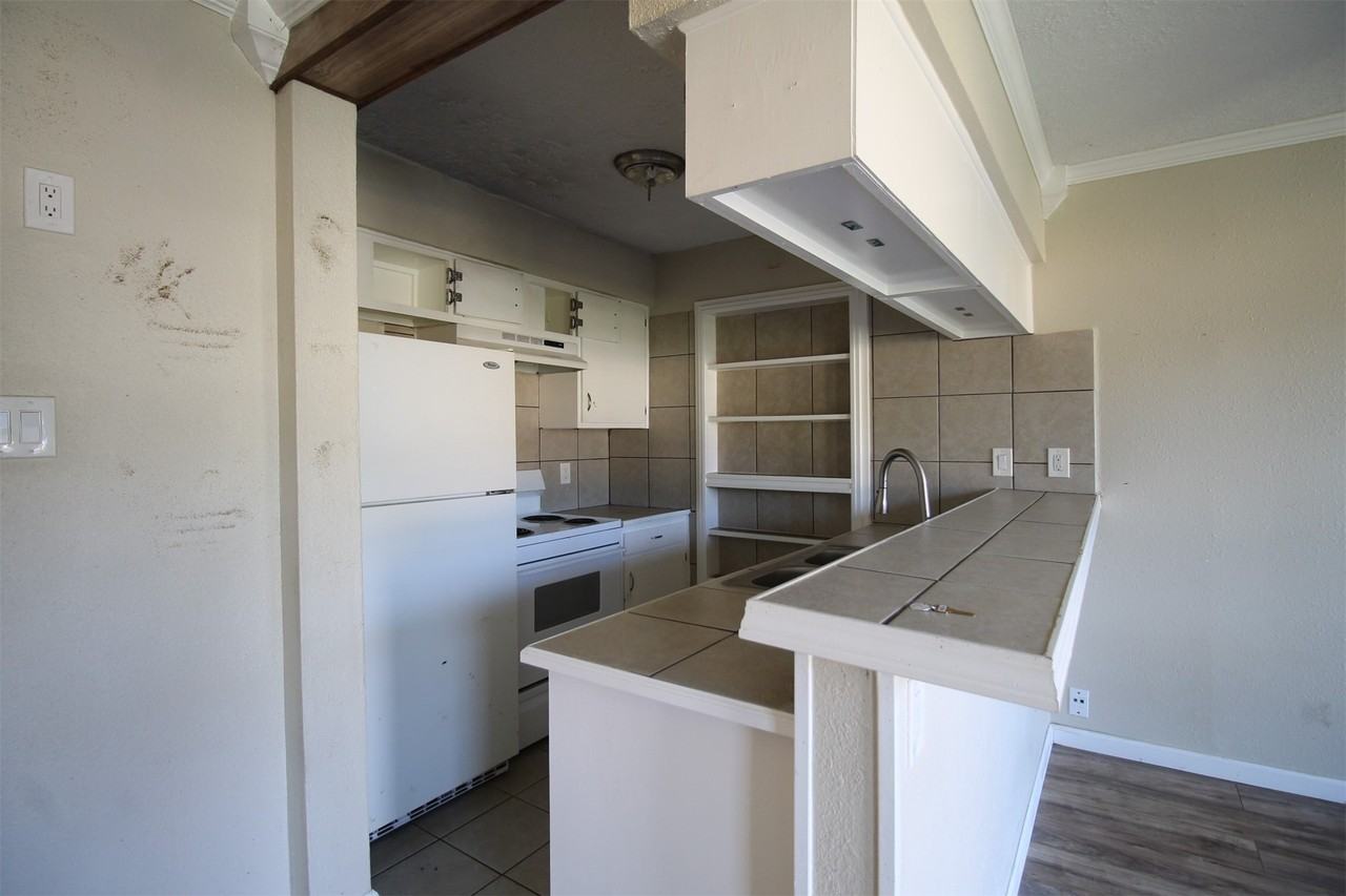 219 West F Street #219-219 - Photo 2 of 13