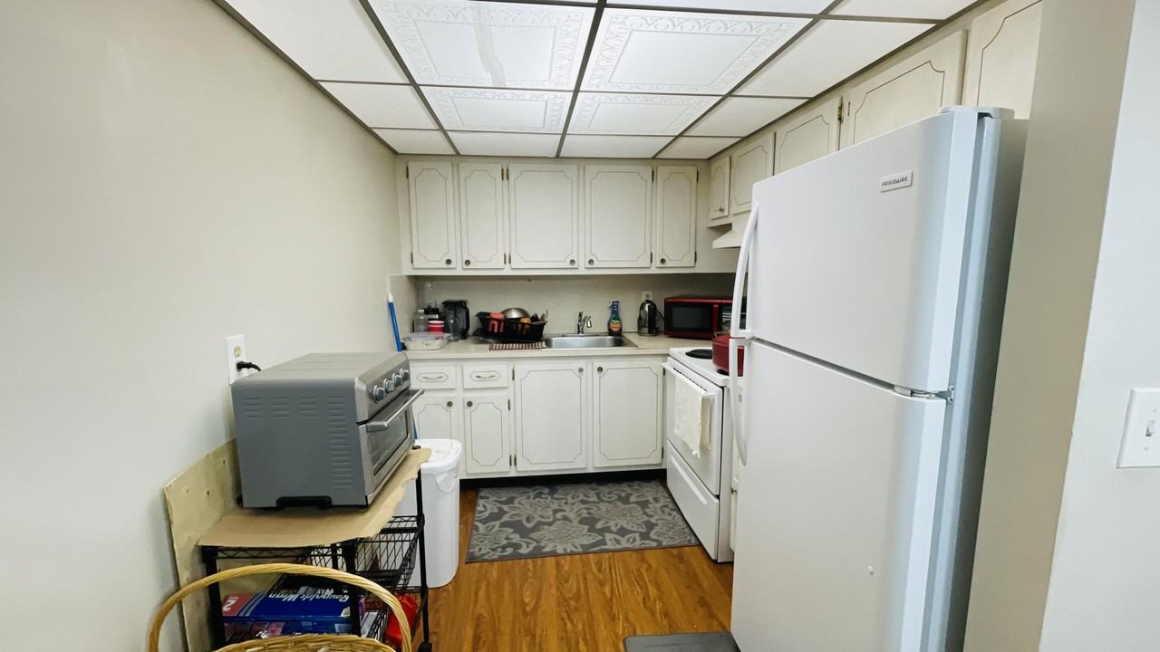 138 Borden Avenue #138 - Photo 7 of 8