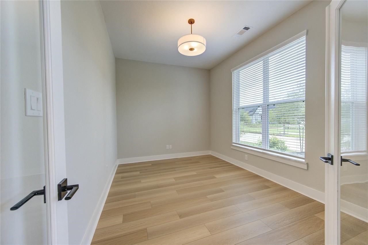 18515 Parkland Row Drive #18515 - Photo 5 of 34