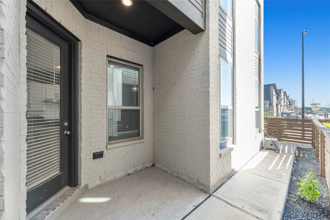 16647 Bristol Steel Lane #16647 - Photo 4 of 25