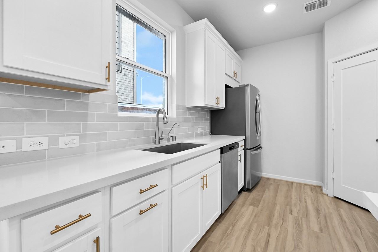 9119 Brixham Dr #9119 - Photo 4 of 23