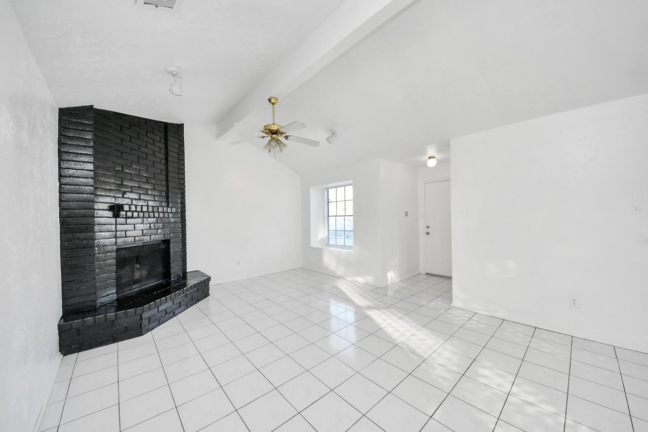 19919 Westcliffe Court #19919 - Photo 6 of 35