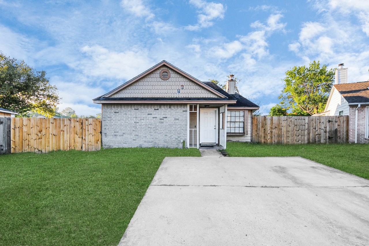 19919 Westcliffe Court #19919 - Photo 7 of 35