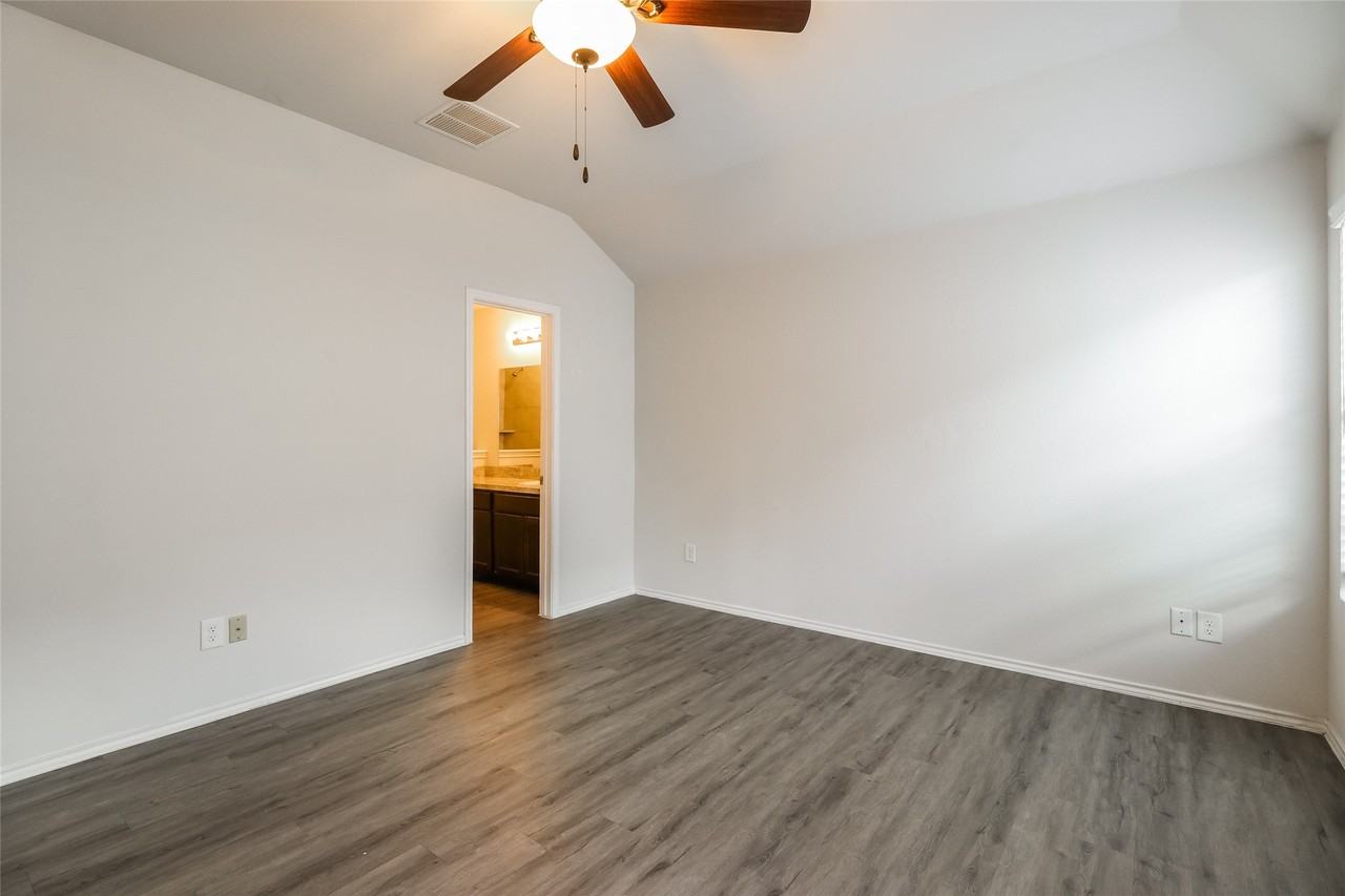 13975 Westfield Dr #13975 - Photo 2 of 10