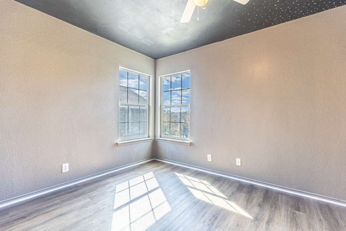 1422 Meadow Parkway #1422 - Photo 3 of 28