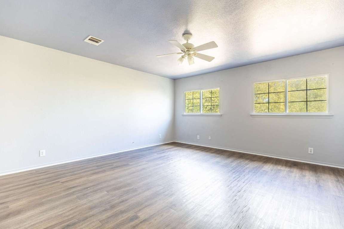 1422 Meadow Parkway #1422 - Photo 4 of 28