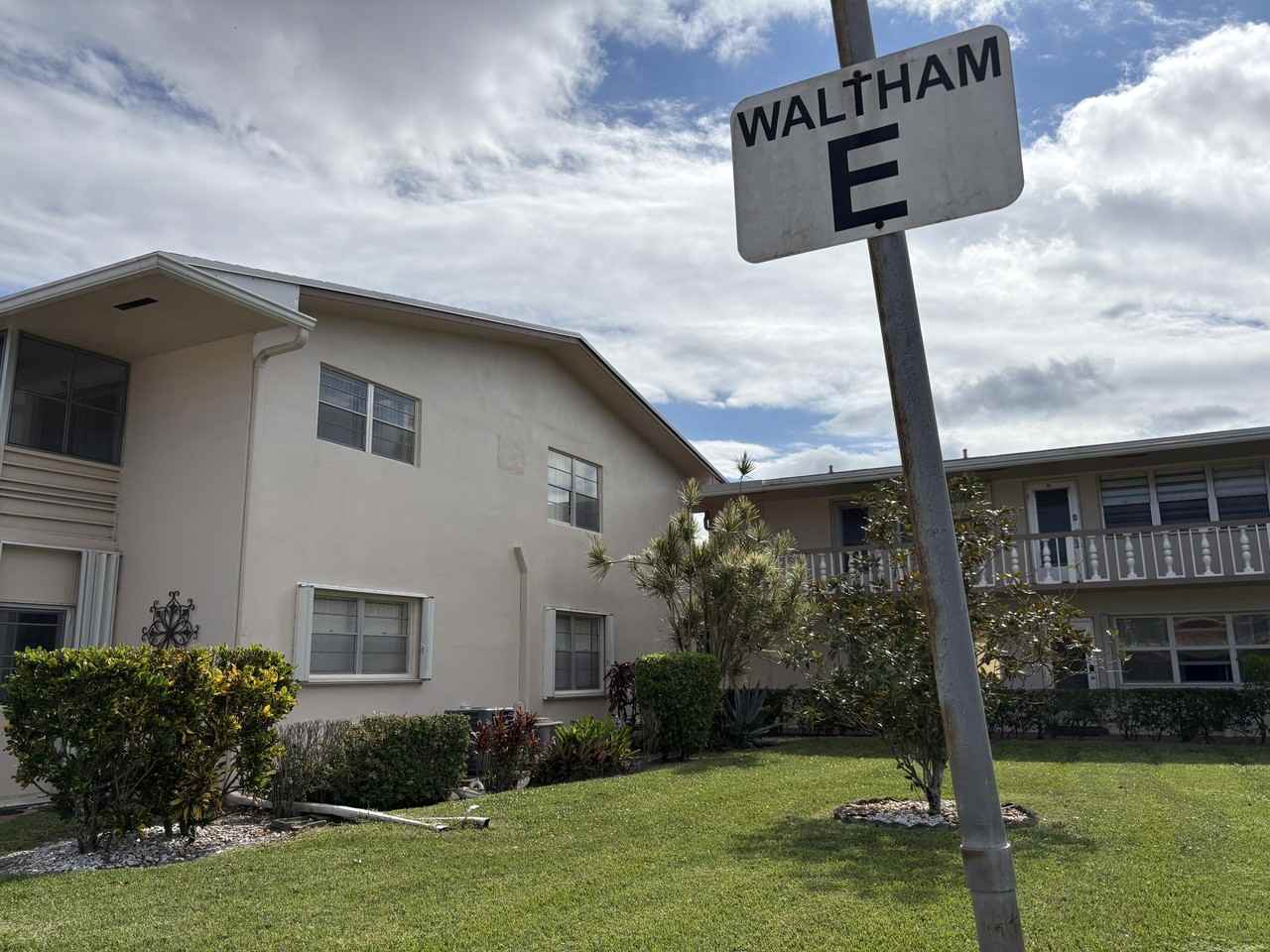 113 Waltham E #113 - Photo 7 of 24