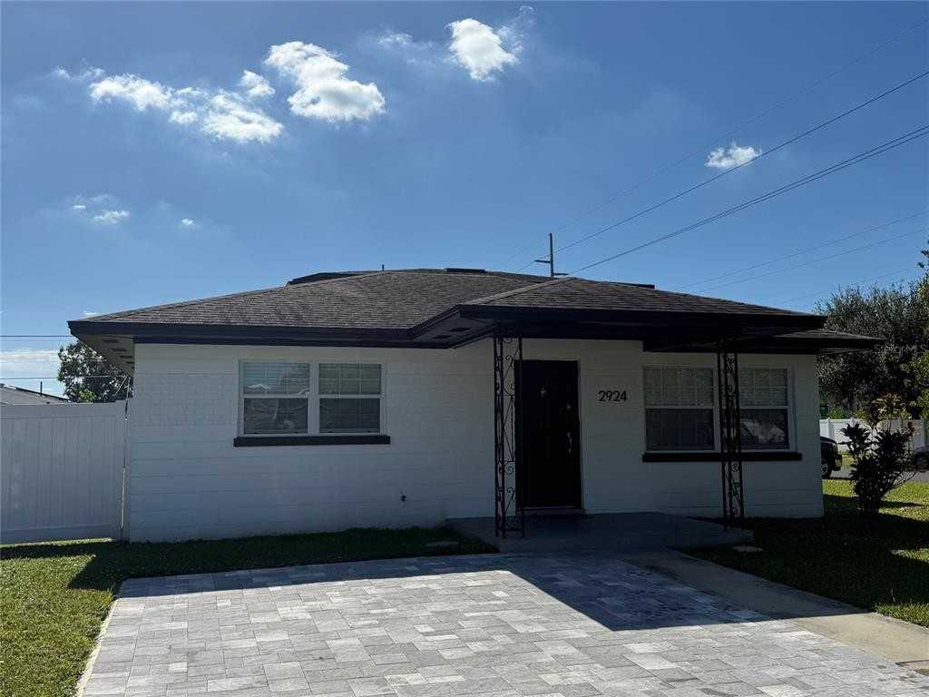 2924 W Braddock St #2924 - Photo 4 of 11