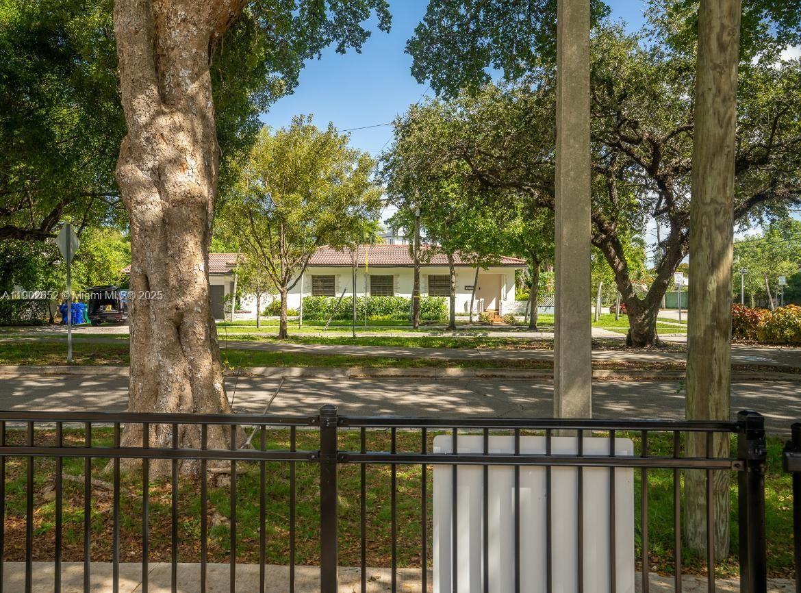 2121 Sw 13th Ave #2121 - Photo 3 of 26