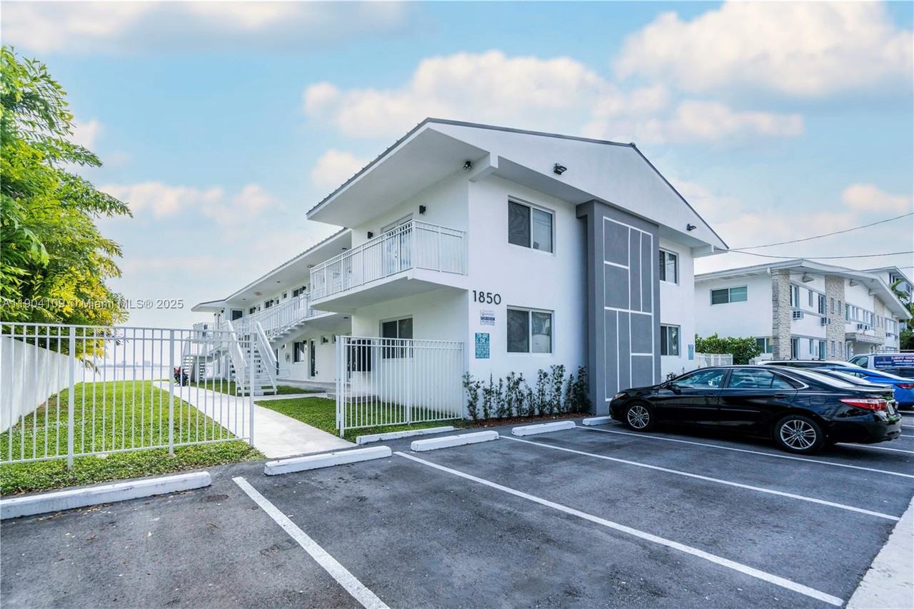 1850 South Treasure Drive