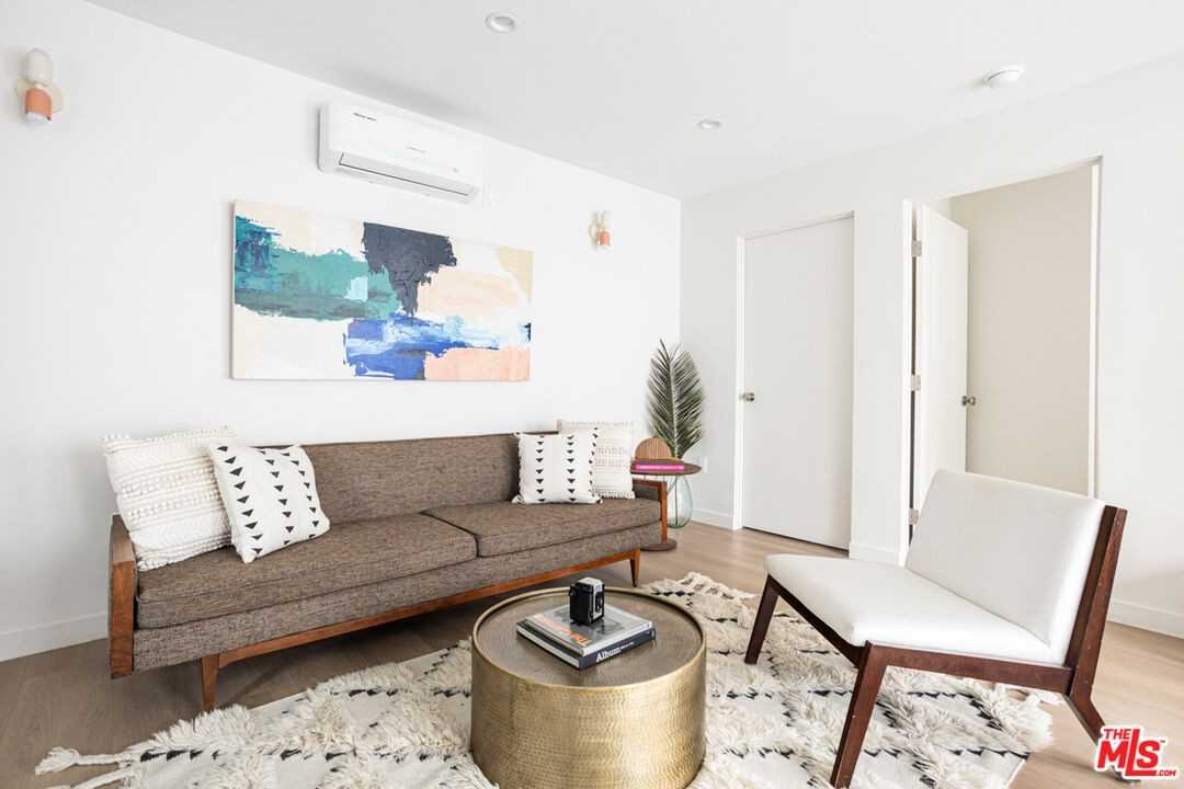 1948 1/2 Preston Ave #1948 - Photo 4 of 10