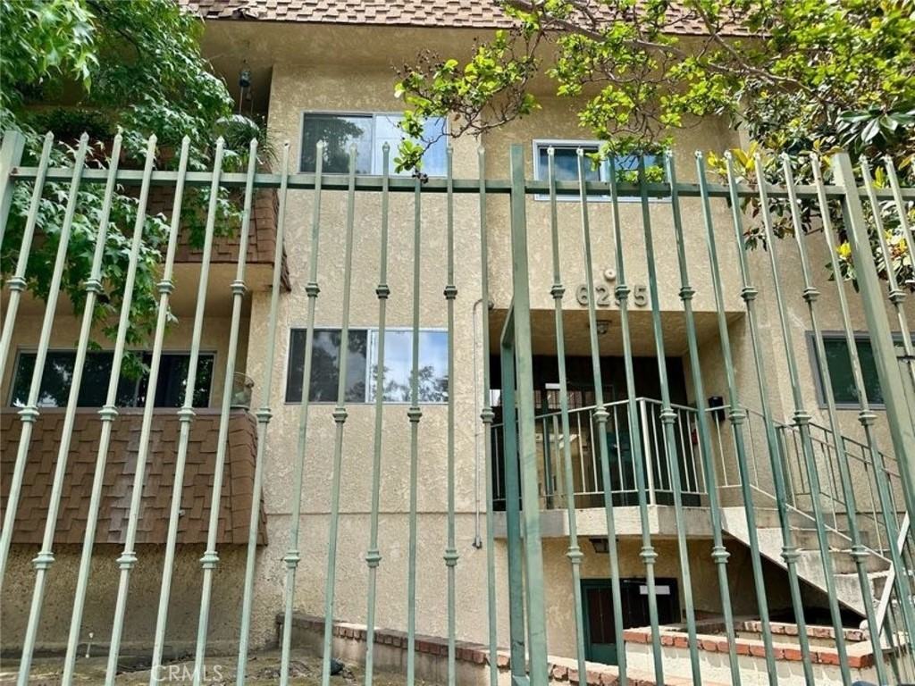 6255 Woodman Ave #6255-201 - Photo 4 of 34