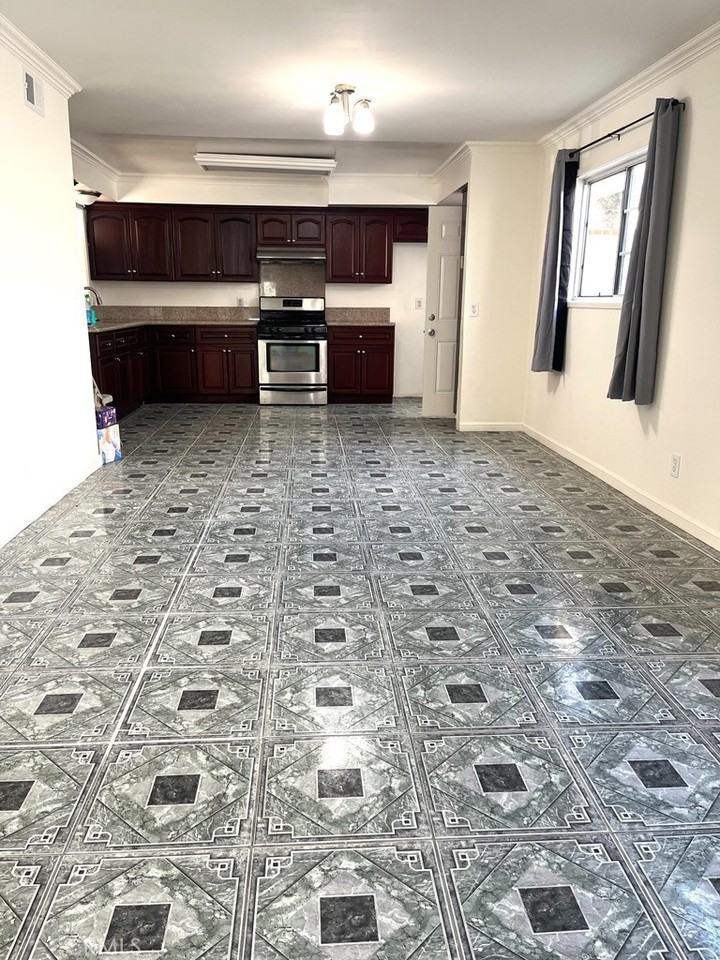 3438 S Hedgerow Dr #3438 - Photo 3 of 9
