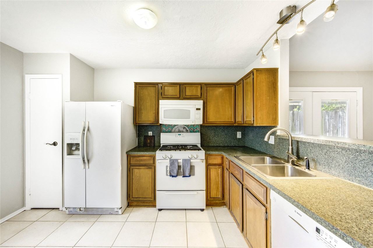 5207 Beaverhill Drive #5207 - Photo 2 of 39