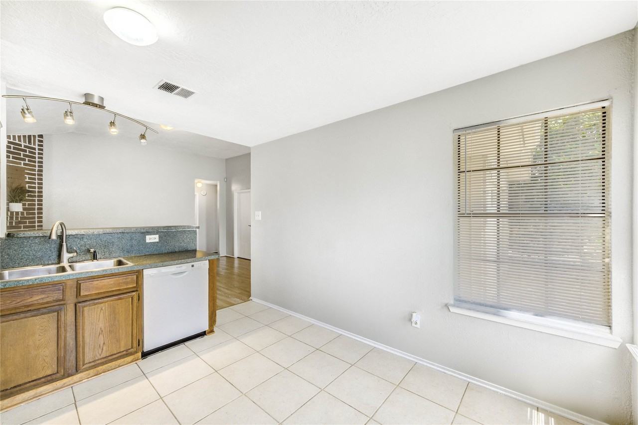 5207 Beaverhill Drive #5207 - Photo 3 of 39