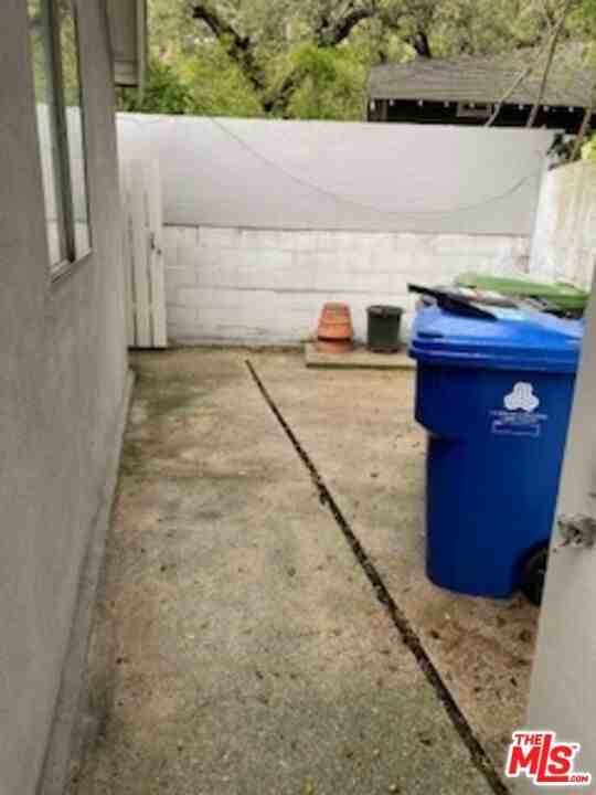 1712 Benedict Canyon Dr #1712 - Photo 2 of 42