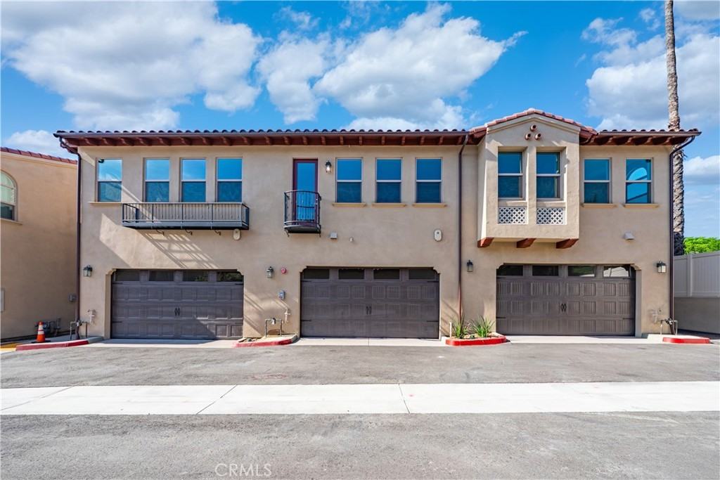 828 Francesca Ave #828 - Photo 2 of 21