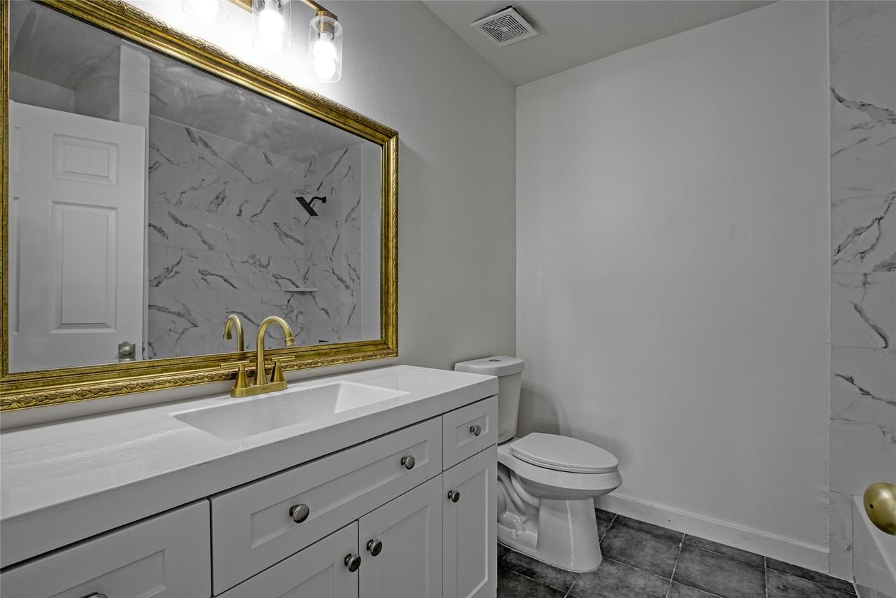 4716 Siegel St #4716A - Photo 3 of 33