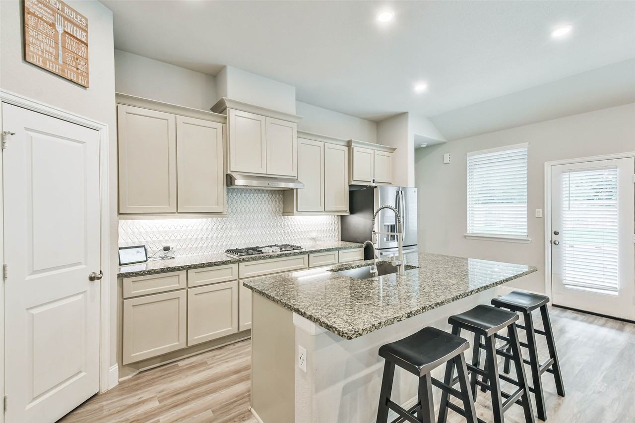 22095 Volante Drive #22095 - Photo 6 of 47