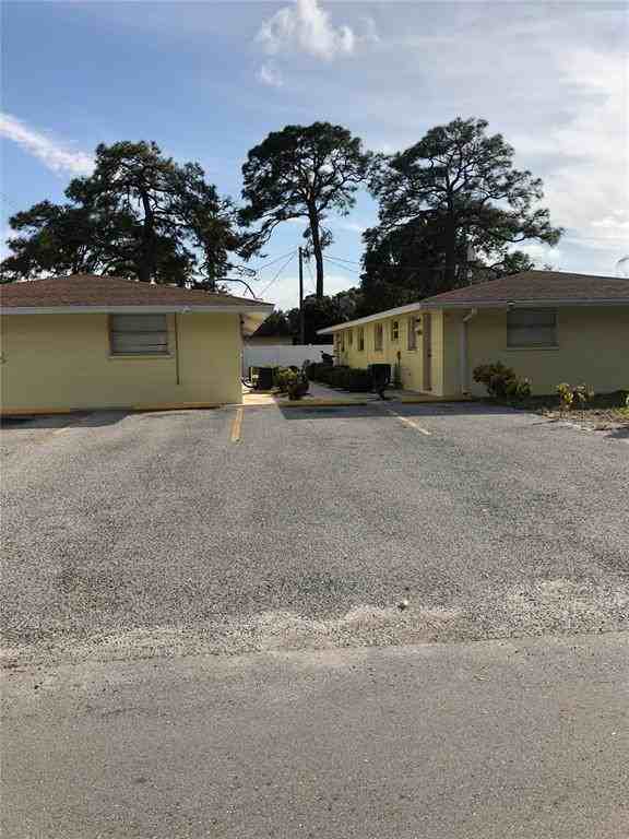 2742 Austin St #2742 - Photo 3 of 11