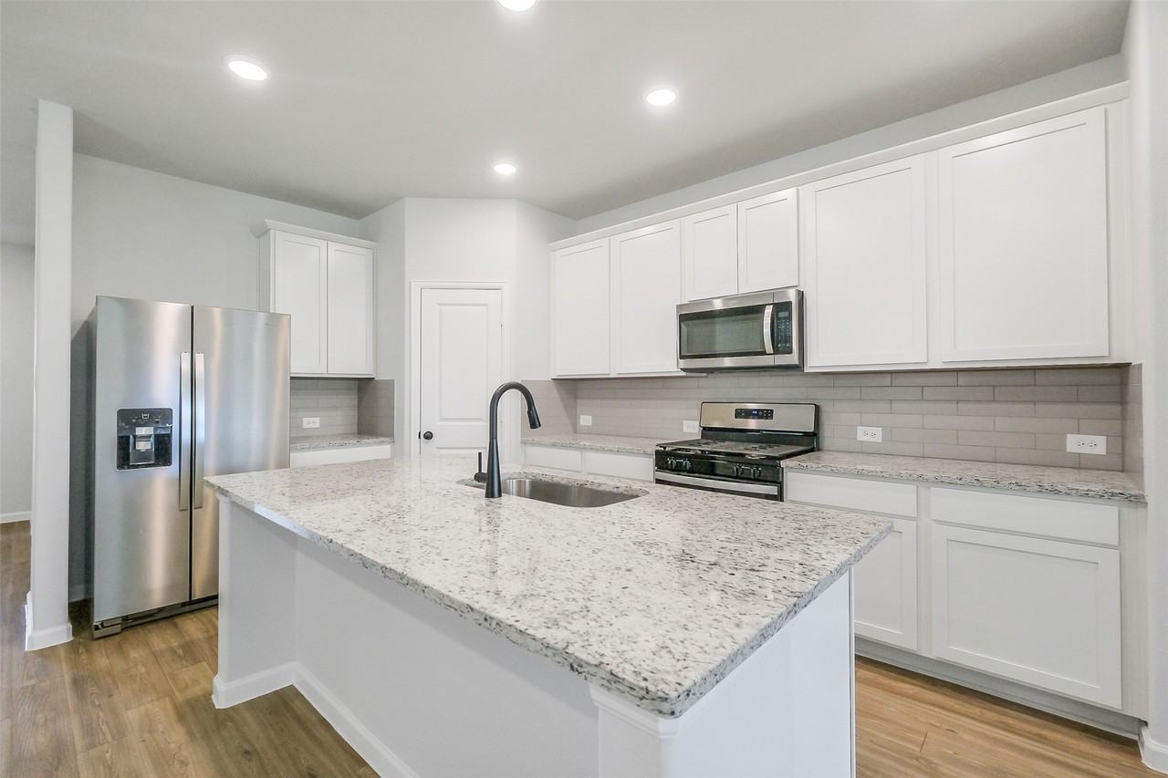 12931 California Palm Ct #12931 - Photo 4 of 25