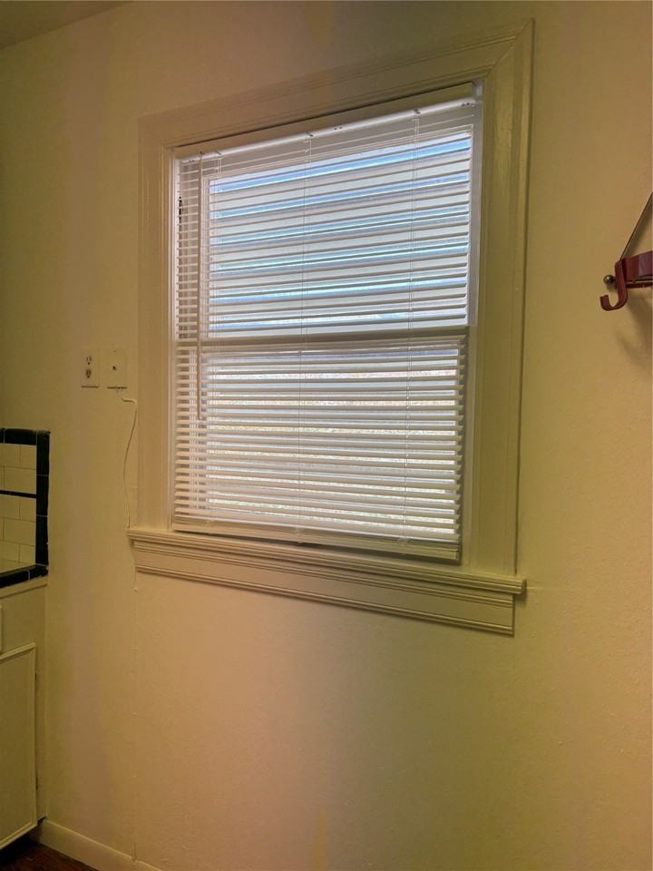 2011 33rd St #2011 - Photo 5 of 27