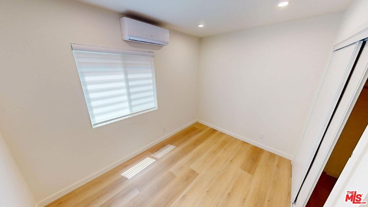 1305 Waterloo St #1305B - Photo 3 of 9