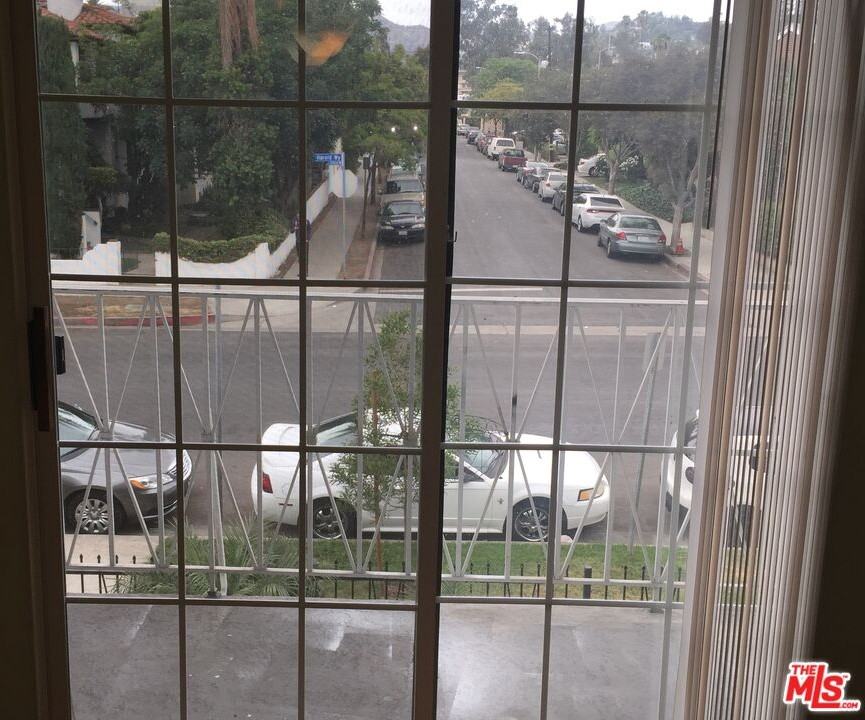 5822 Harold Way #5822D - Photo 3 of 11