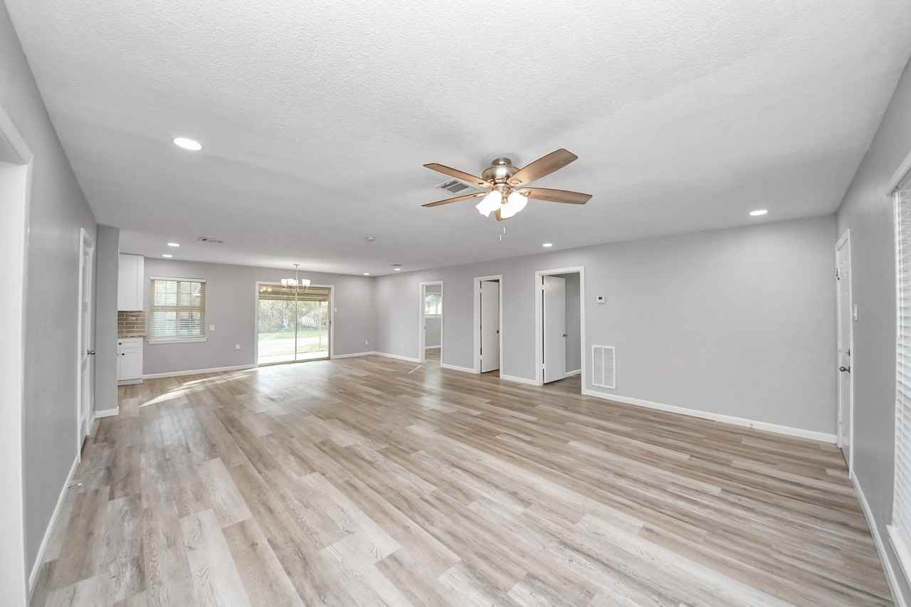 7922 Sheree St #7922 - Photo 6 of 28